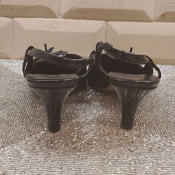 AMALFI Black Fabric and Patent Heels - Size 4 1/2 - Picture 4 of 6